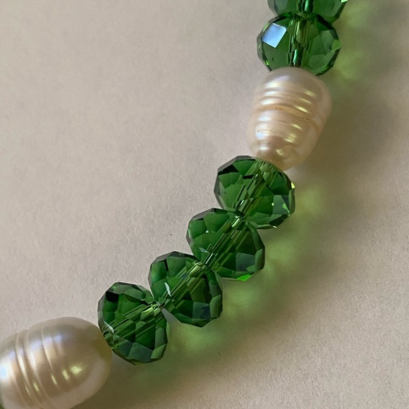 Freshwater Pearl & Green Crystal Glass Bracelet - Picture 2 of 6